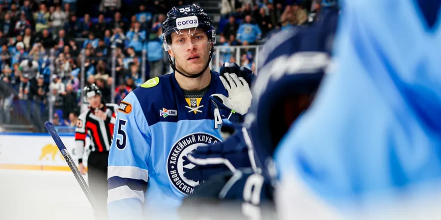 Хоккеист, оставивший "Сибирь" во время кризиса, откровенно объяснил свой неожиданный переход