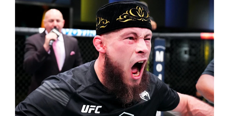 Первый татарин в UFC определился со следующим соперником и датой боя