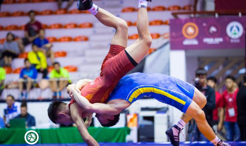 Еще 4 медали завоевали на юниорском ЧА наши борцы