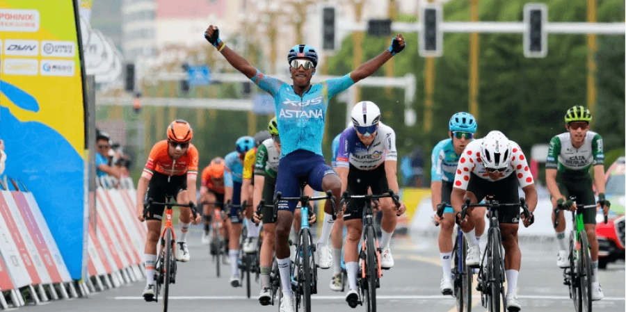 Гонщик XDS Astana Team выиграл третий этап «Тура Цинхая»