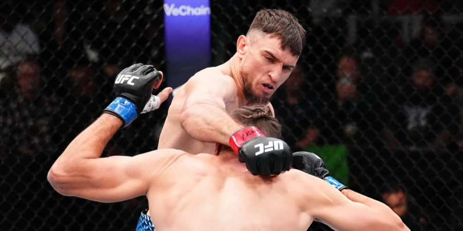Известный инсайдер оценил нокаутирующую победу казахстанца в UFC