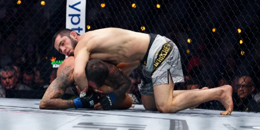 Легенда UFC вынес вердикт по бою Махачева и Гарри