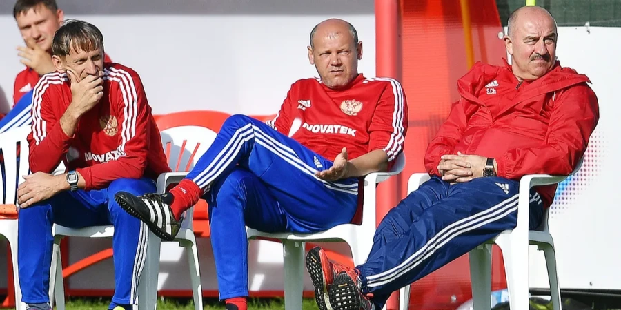 Два бывших помощника Черчесова подписали контракт с клубом КПЛ