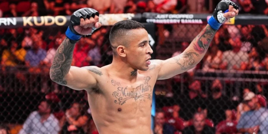 Топ-боец UFC предсказал победу Мухаммада в чемпионском бою с Маддаленой
