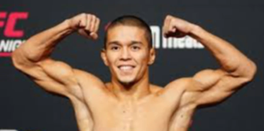 Казахстанский боец предсказал победителя в бою Алмабаева в UFC