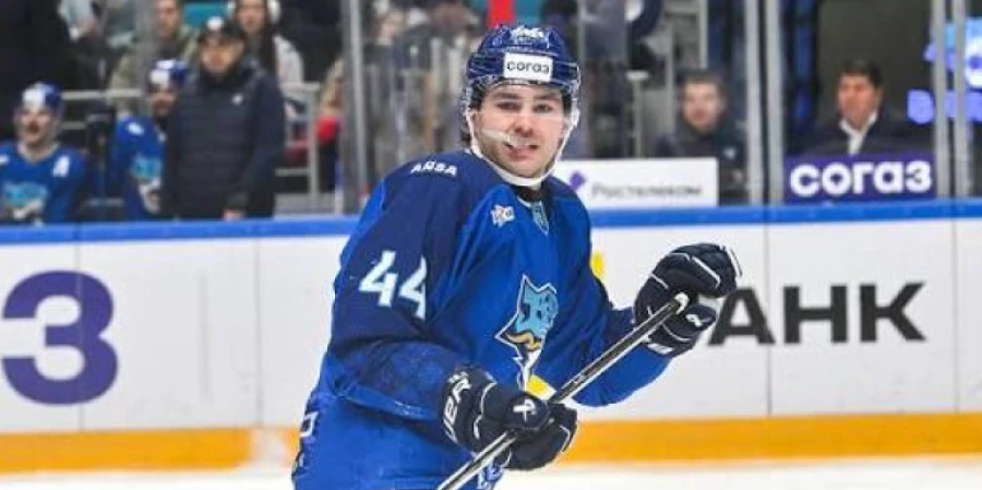 «Барыс» америкалық қорғаушыны шығарып салады