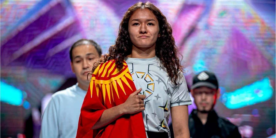 Кыргызская чемпионка OCTAGON провела защиту пояса в минимальном весе