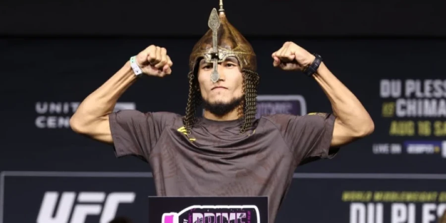 Әліби Ыдырыс UFC-дегі дебютін қашан өткізетінін айтты