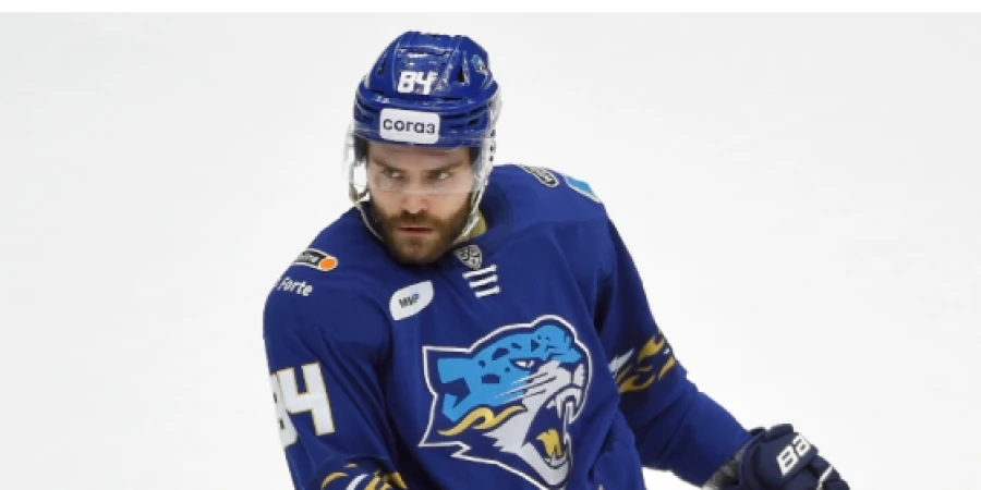 Капитан Барыса провел юбилейный матч за команду