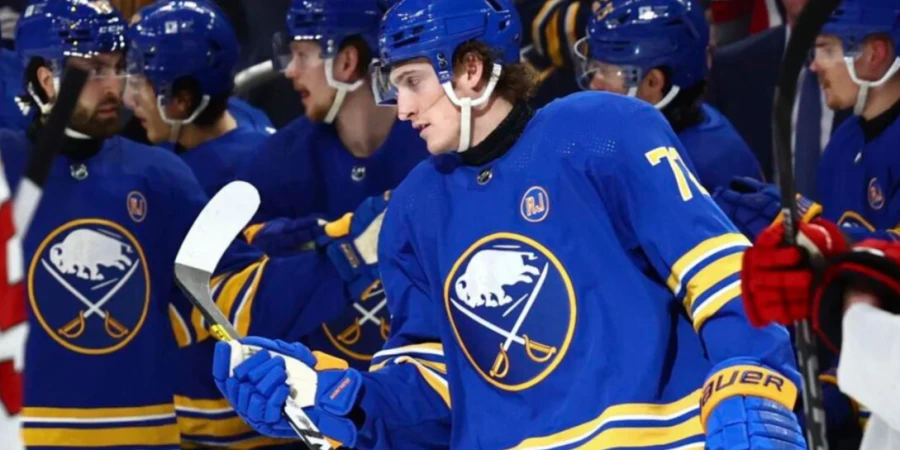 НХЛ. Колорадо Эвеланш — Баффало Сэйбрз. «Лавины» побьются с «братским» клубом «Барыса». Прямая трансляция