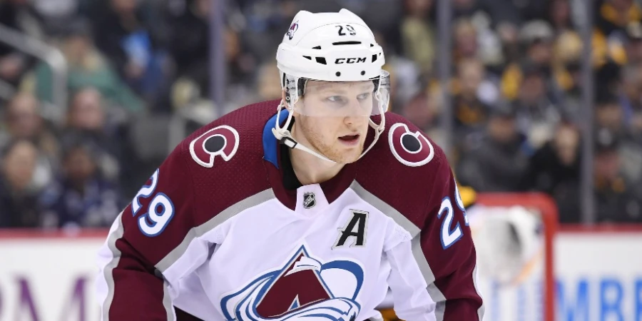 НХЛ. Нэшвилл Предаторз — Колорадо Эвеланш. «Хищники» против «Горцев». Прямая трансляция