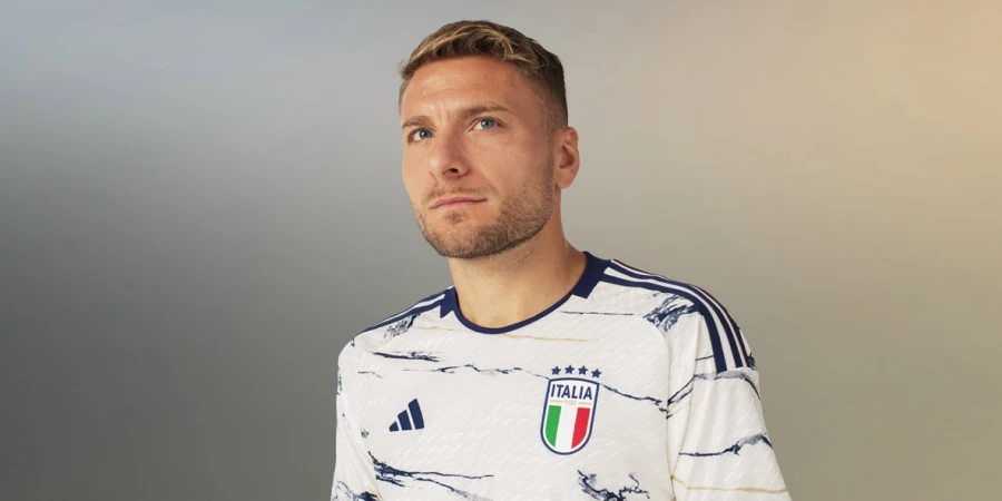 Компания adidas презентовала 22 домашних комплекта формы национальных команд на 2026 и 2027 годы