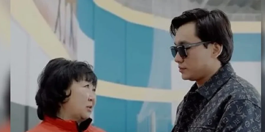 Кайрат Нуртас навестил маму Дениса Тена