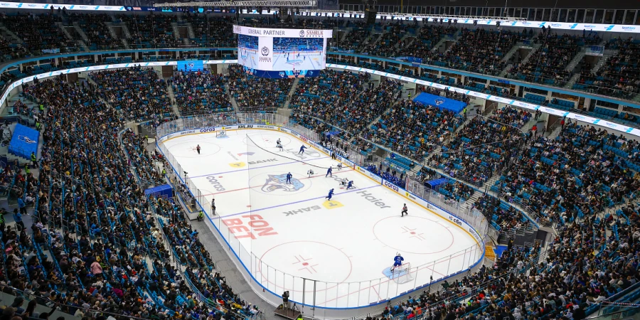 «Барыс» вернул зрителей на трибуны