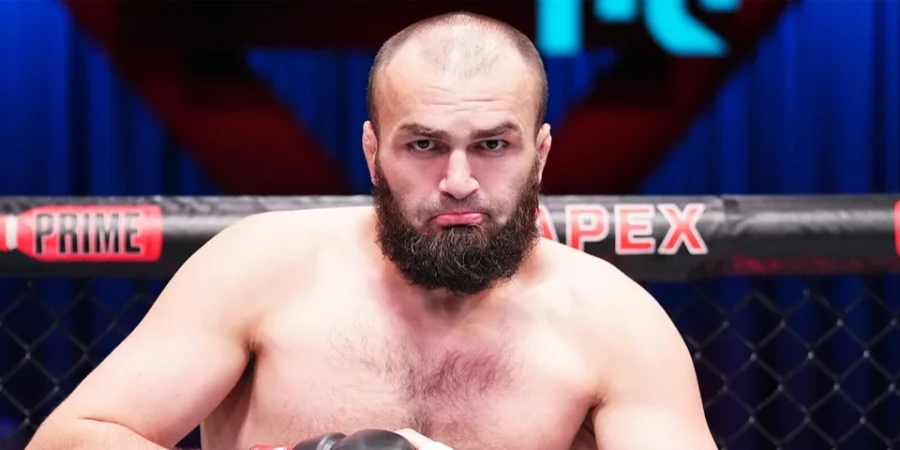 Российский боец бросил вызов легенде UFC Джону Джонсу