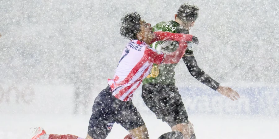 Метель не помешало командам Канадской Премьер-лиги показать яркий финал