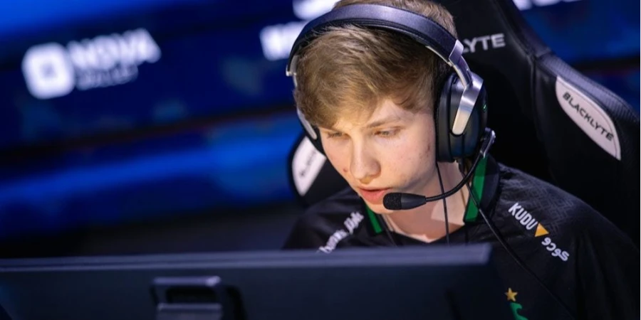 m0NESY высказался об уверенной игре Team Falcons после выхода в плей-офф ESL Pro League Season 22