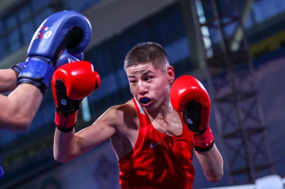Азия чемпионаты: Қазақстандық боксшы жартылай финалға шықты
