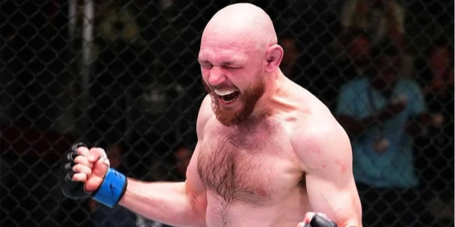 Российский боец проиграл удушающим приемом на турнире UFC 317. ВИДЕО