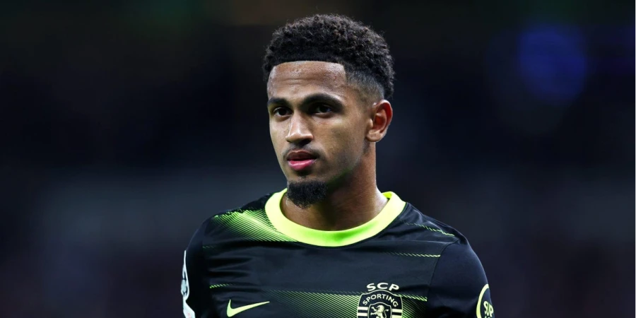 Футболист АПЛ шокировал фанатов своими щитками