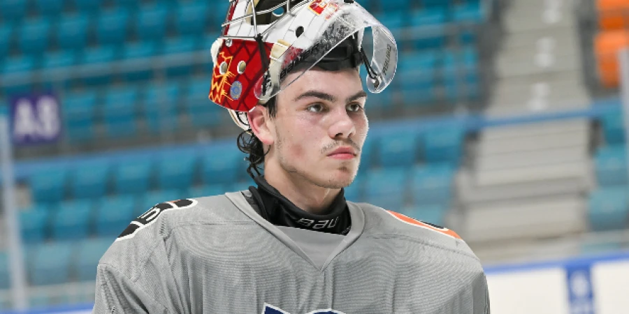 «Барыс» дал шанс топовому казахстанскому голкиперу