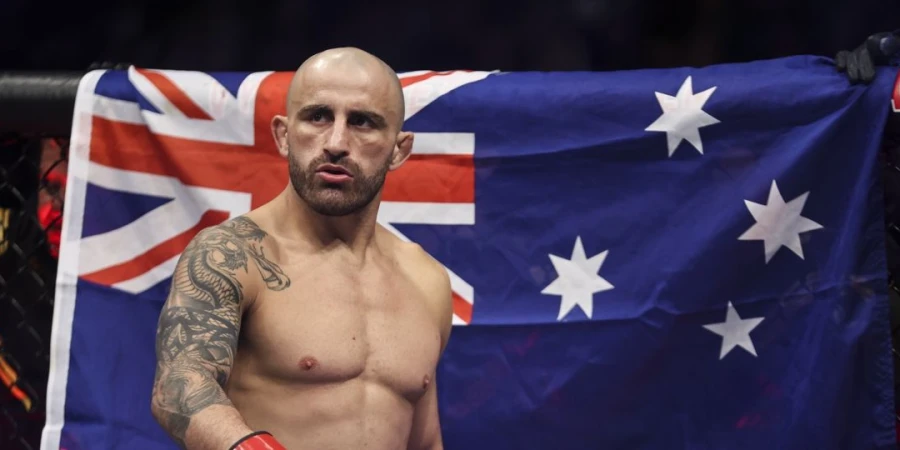 Обладателю титула чемпиона UFC Волконовски пророчат в соперники непобедимого бойца