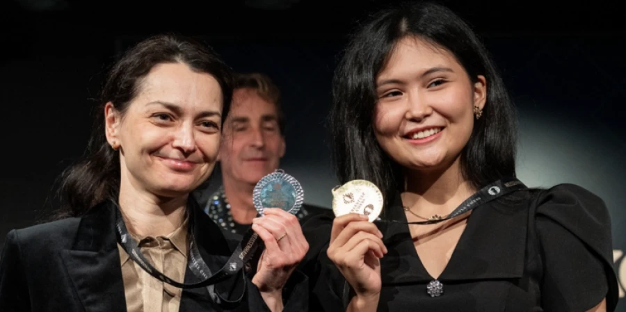 Шахмат: Бибісара Асаубаева 12-ші әлем чемпионын жеңді