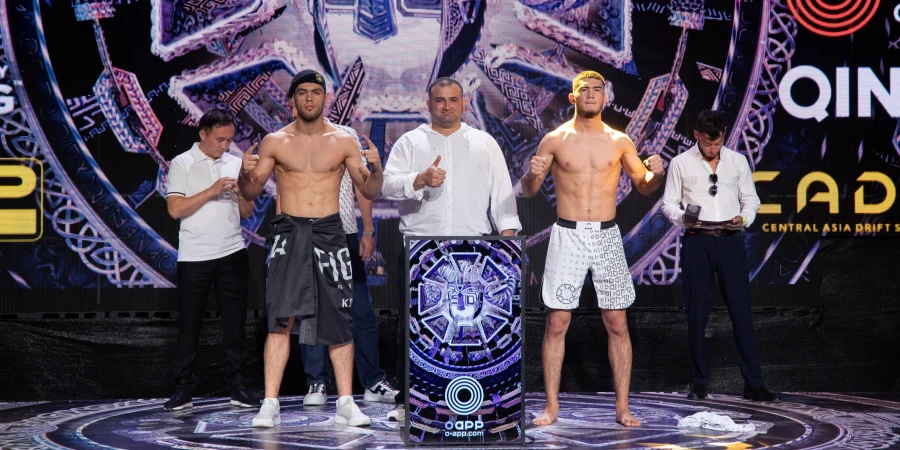 Два непобежденных бойца сошлись в клетке – результат удивил зрителей OCTAGON 90