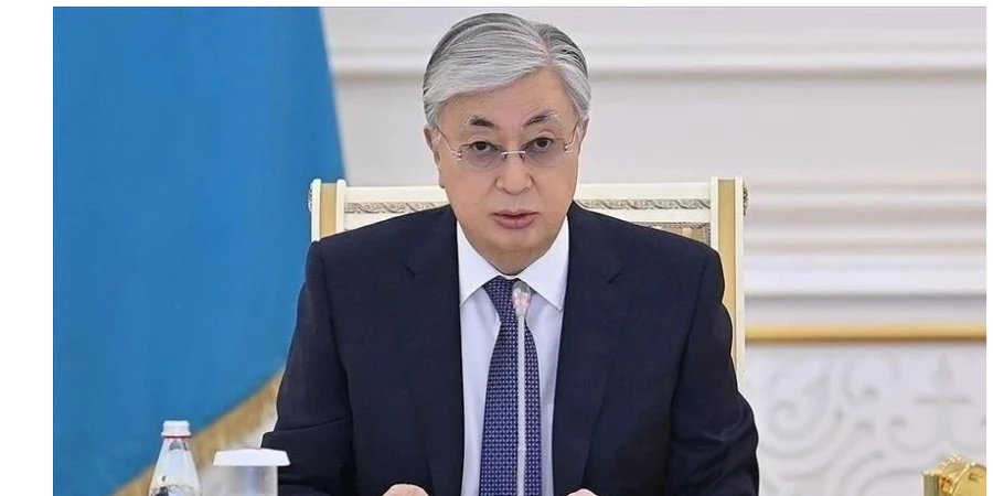 Президент Казахстана Токаев разбил доску после вручения ему черного пояса тхэквондо (видео)