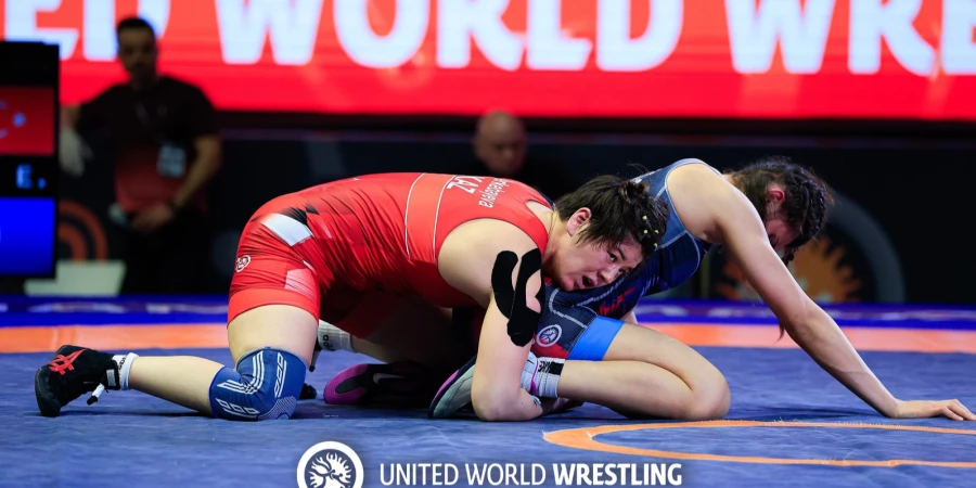 Две представительницы Казахстана поборются за финал ЧА по борьбе