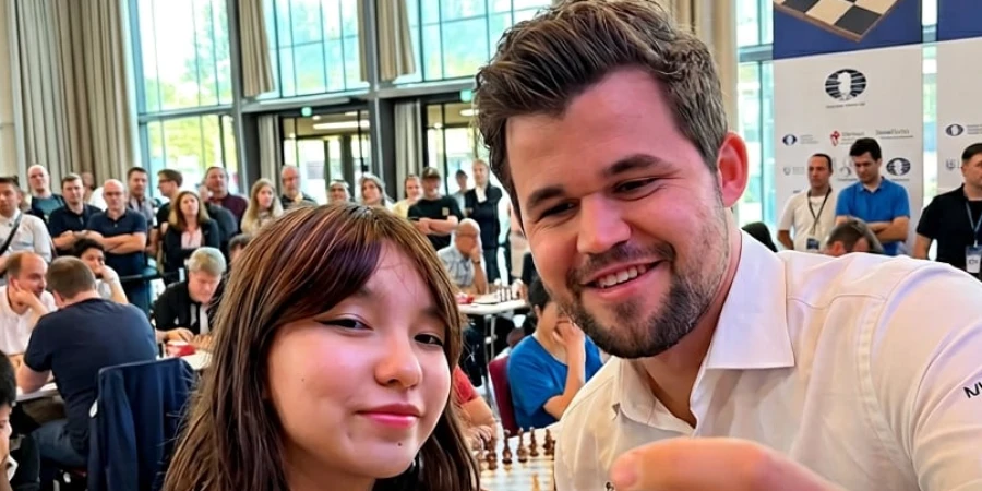 Селфи с чемпионом Мира вылезло казахстанке боком