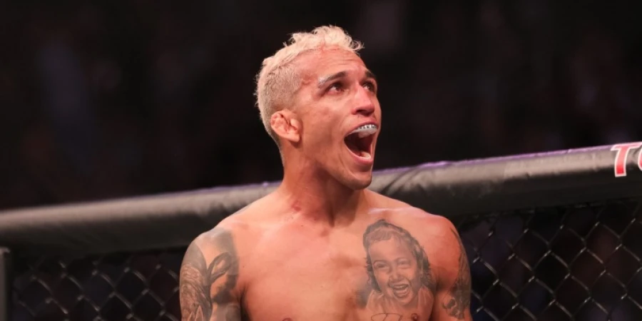 Оливейра успокоил фанатов после утечки о бое с Холлоуэем