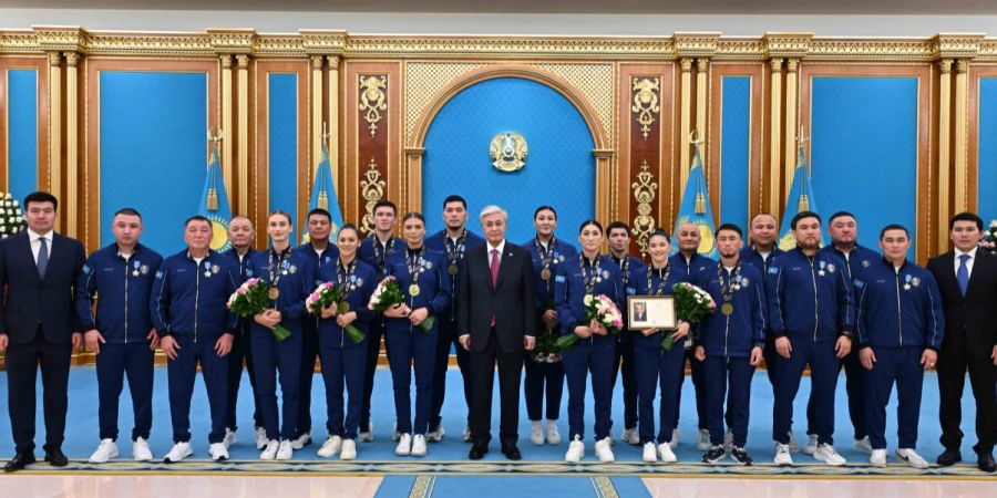 Қазақстан бокс федерациясы әлем чемпионатында топ жарған боксшылар мен бапкерлерге ақшалай сыйақы берді