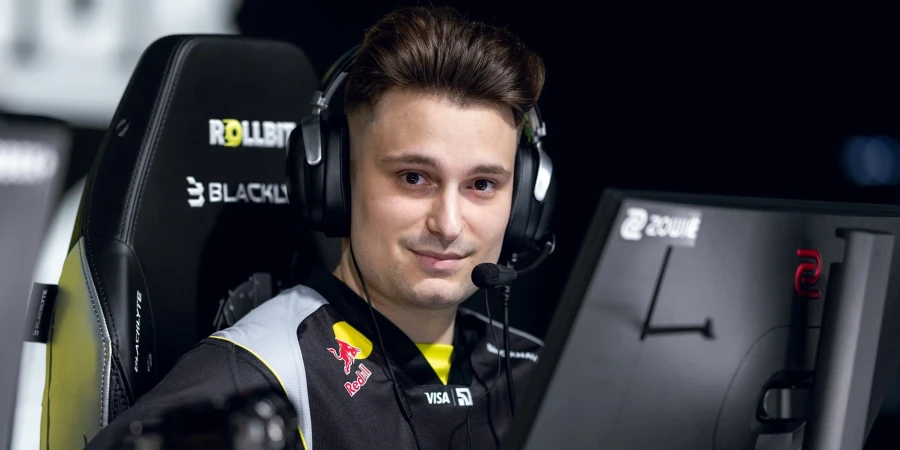 Игрок NAVI прокомментировал попадание в топ-20 игроков CS2 по версии HLTV