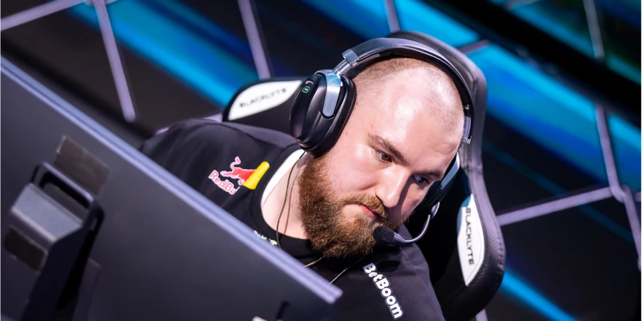 Team Spirit вылетела из Esports World Cup 2025 после поражения от Heroic