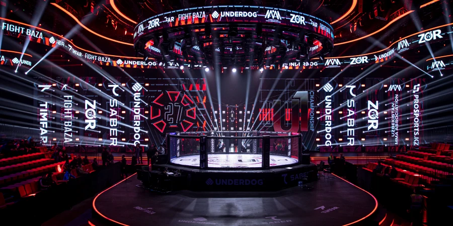 Поединок казахстанца против кыргыза был остановлен во втором раунде