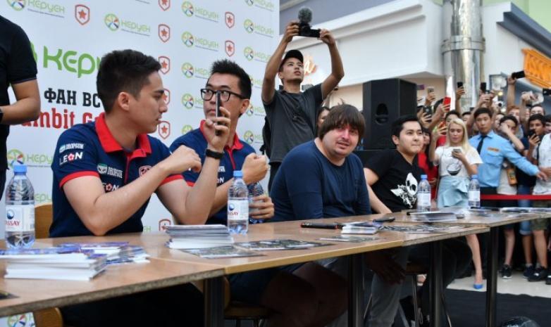 Gambit Esports командасының кездесуінде жанкүйерлер шу шығарды. ВИДЕО