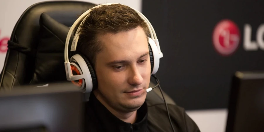 Solo раскритиковал игру mellojul в матчмейкинге Dota 2