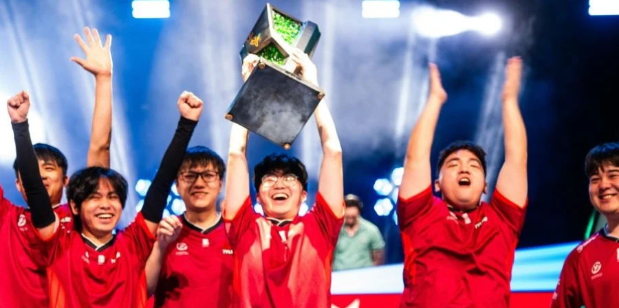 Tyloo победила Astralis в финале FISSURE Playground со счетом 3:1 и вошла в топ-10 рейтинга Valve