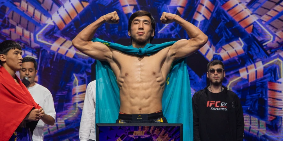 Не знающий поражений казахстанец довел рекорд до 4-0 на OCTAGON 73