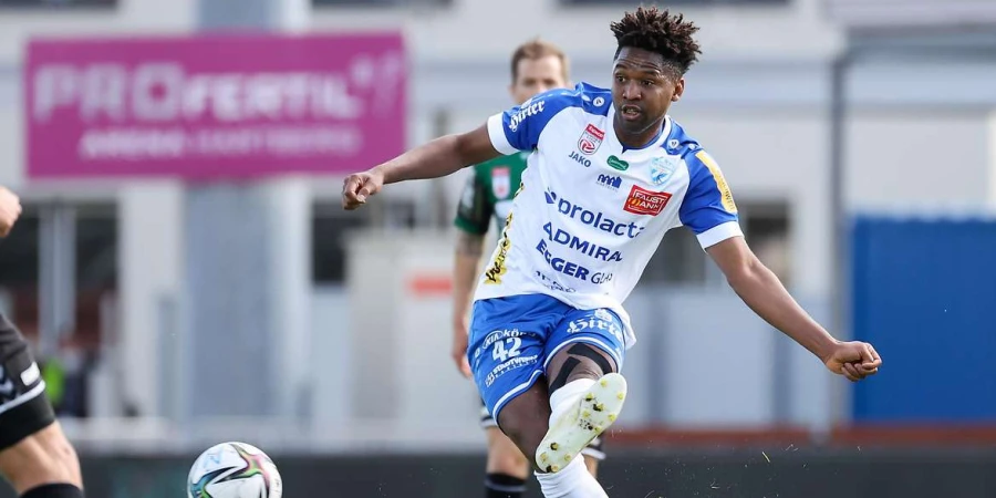 Бакари Нимага долго выступал в Европе