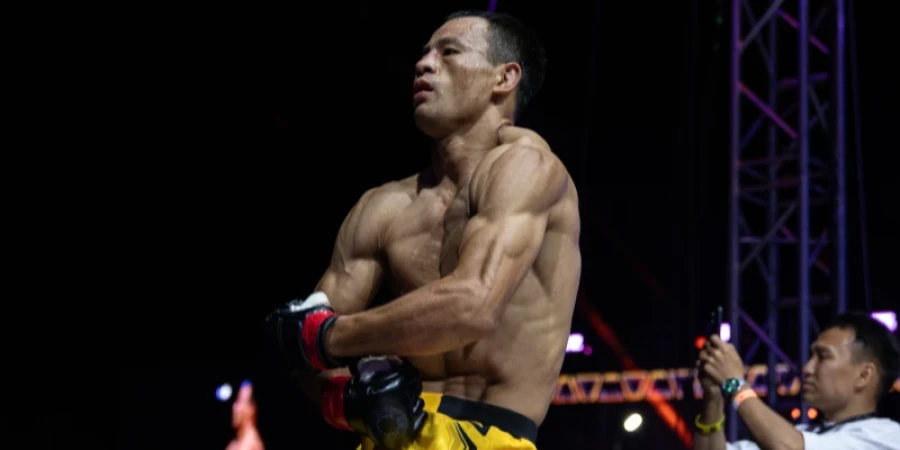 Боец из Казахстана оспорит вакантный чемпионский пояс лиги OCTAGON