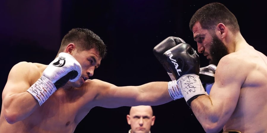 Стало известно, когда Бивол готов провести третий бой с Бетербиевым