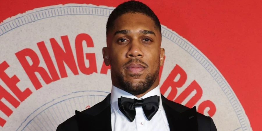 Родня экс-чемпиона мира обнародовала неожиданное решение боксера