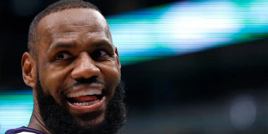 Леброн Джеймс повторил рекорд НБА