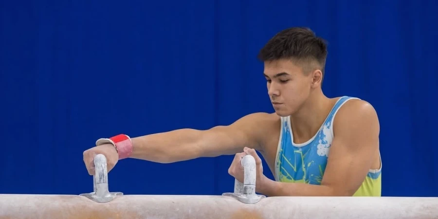 Казахстанский гимнаст вошел в топ-10 на юниорском чемпионате мира-2025