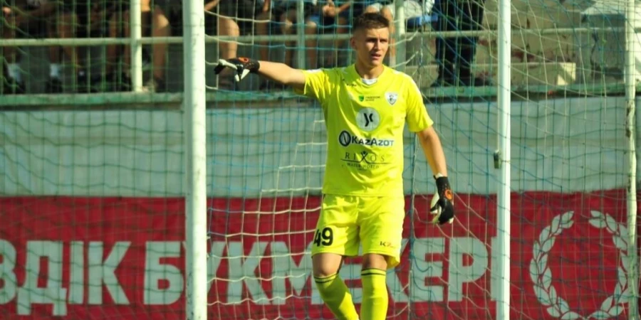 Женис тасует голкиперов сборной Беларуси