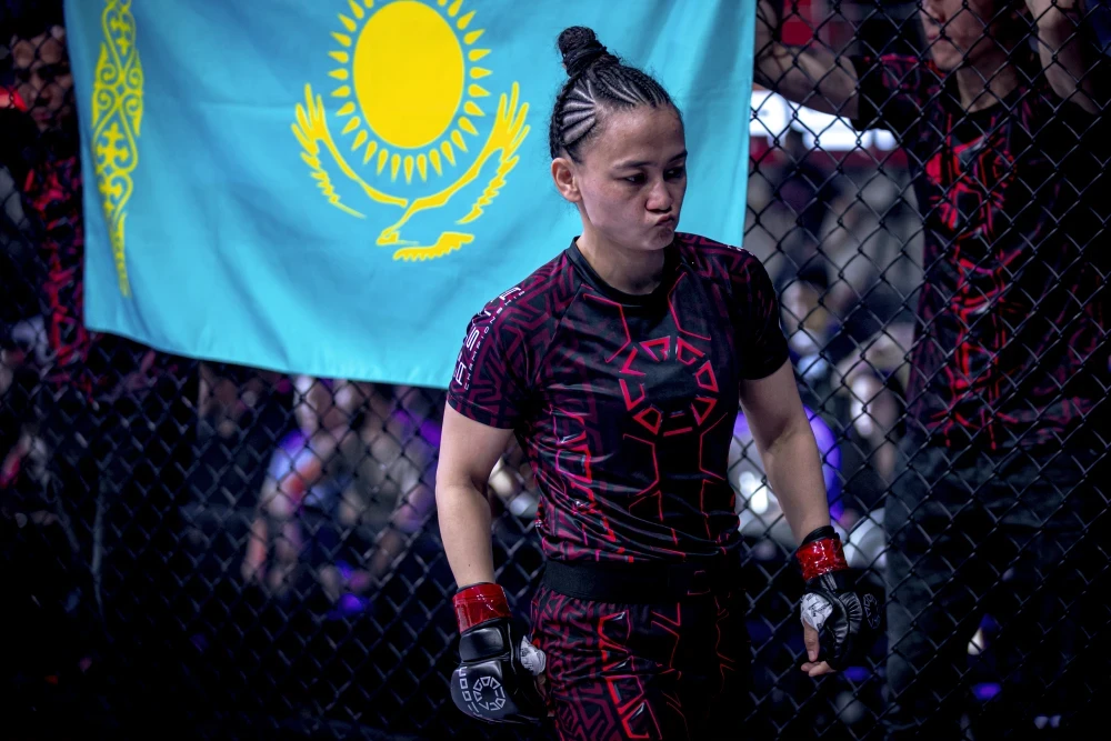 UFC-ге талпынып жүрген қазақстандық жауынгер қиын қарсыласпен кездеспек