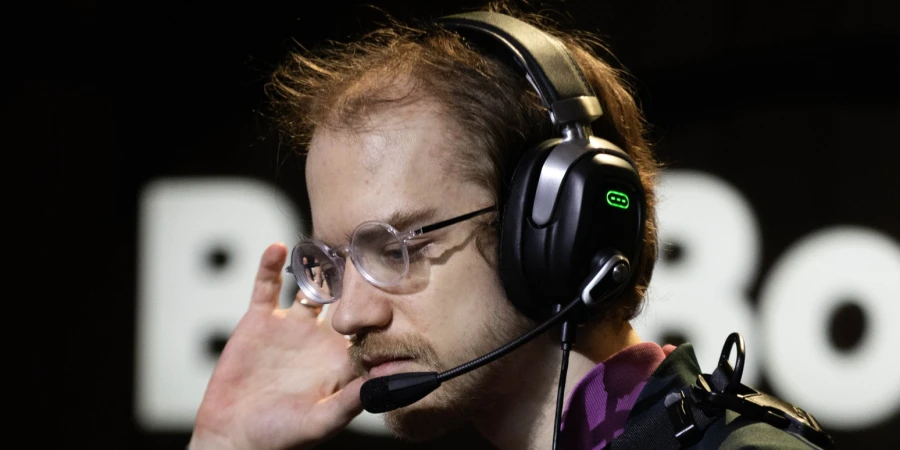 Российский киберспортсмен представил игроков медиа-команды по Dota 2