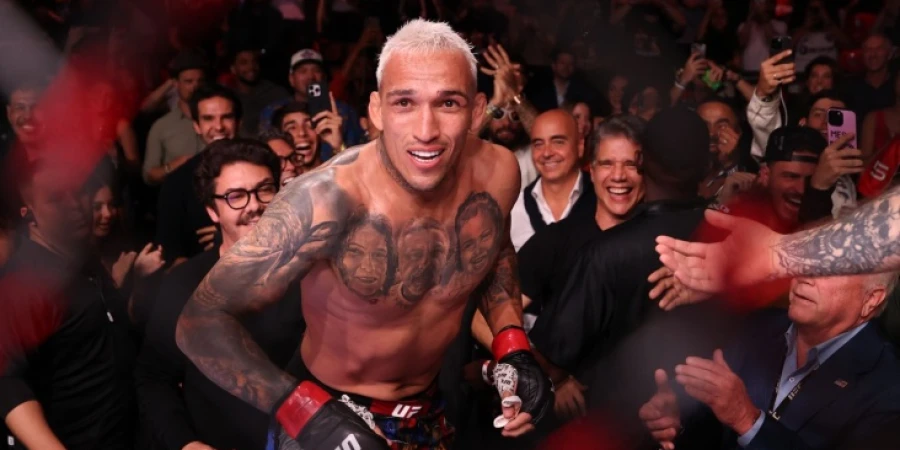 Оливейра рассказал, кто вручит ему пояс BMF при победе над Холлоуэем